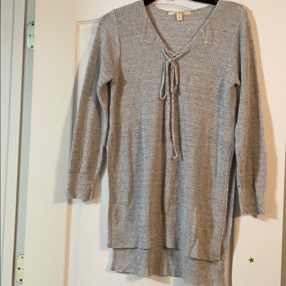 Sweater with side slits